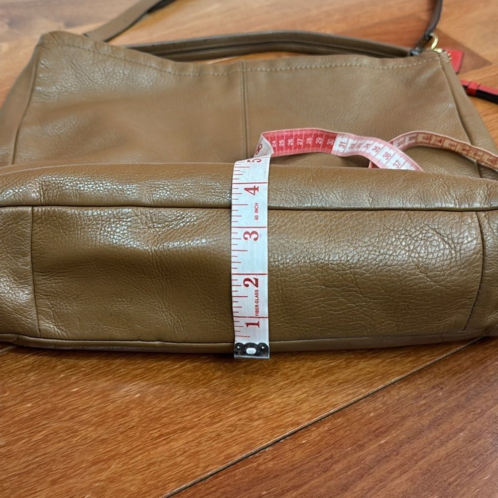 Coach British Tan Leather Hobo Adj. Strap 2 Way Shoulder‎ Zip Close - Picture 15 of 16
